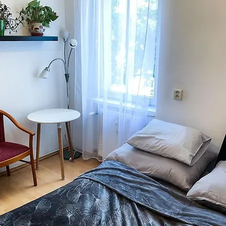 Cozy And Modern 2-bedroom *