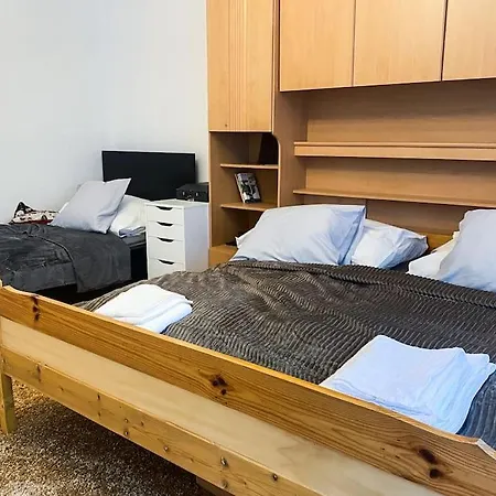 Cozy And Modern 2-bedroom * 브라티슬라바